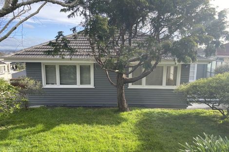 Photo of property in 194 East Coast Road, Forrest Hill, Auckland, 0620