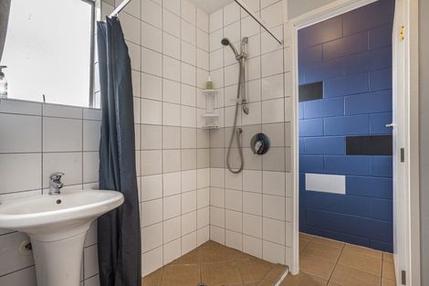 Photo of property in 2/23 Miller Road, Mangere Bridge, Auckland, 2022