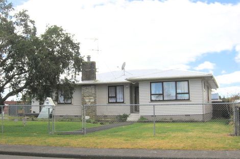 Photo of property in 2/42 Sutton Crescent, Papakura, 2110