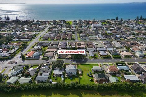 Photo of property in 242 Centreway Road, Orewa, 0931