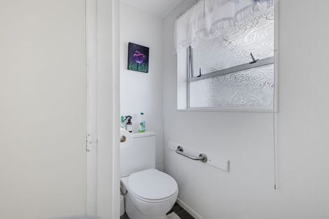 Photo of property in 84 Broadway, Stratford, 4332