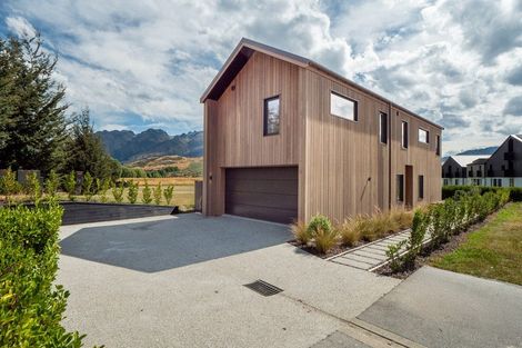 Photo of property in 22 Soudley Court, Jacks Point, Queenstown, 9371