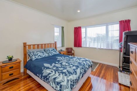 Photo of property in 38 Kirk Street, Otaki, 5512
