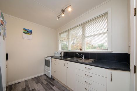 Photo of property in 8 Bradford Place, Awapuni, Palmerston North, 4412