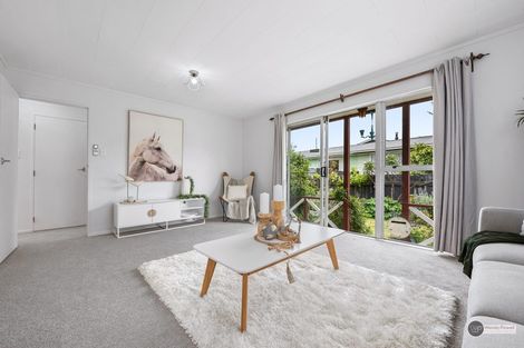 Photo of property in 38b Palmer Crescent, Silverstream, Upper Hutt, 5019