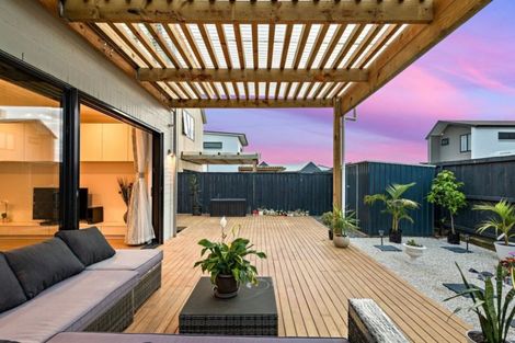 Photo of property in 14 Sacred Kingfisher Road, Hobsonville, Auckland, 0616