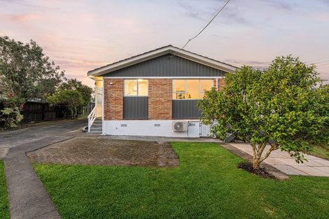 Photo of property in 2/17 Roberts Road, Te Atatu South, Auckland, 0610