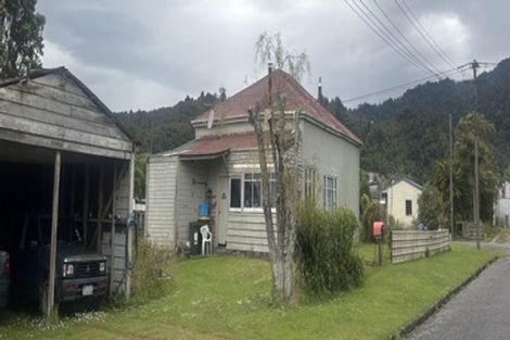 Photo of property in 2 Monteith Street, Ross, 7812