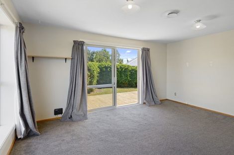 Photo of property in 52 Lambeth Crescent, Redwood, Christchurch, 8051