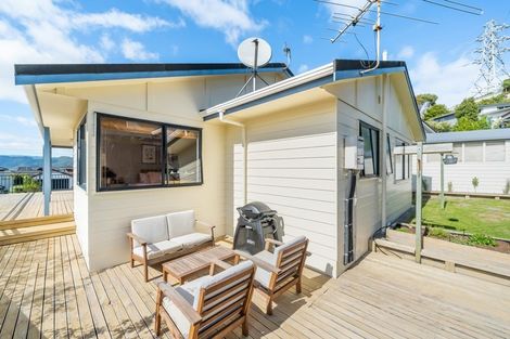 Photo of property in 1/150 Tirohanga Road, Tirohanga, Lower Hutt, 5010