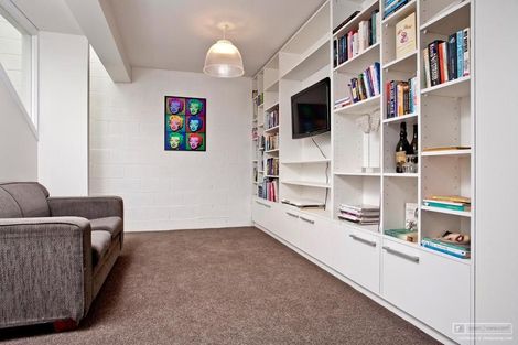 Photo of property in 17 Howard Road, Northcote, Auckland, 0627