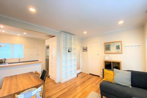 Photo of property in 2/14 Shakespeare Road, Milford, Auckland, 0620