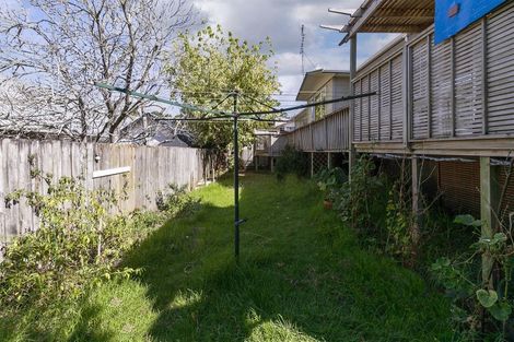 Photo of property in 8 John Dee Crescent, Red Beach, 0932