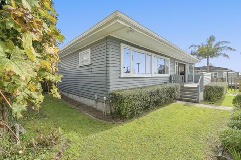 Photo of property in 74 Queen Road, Bellevue, Tauranga, 3110