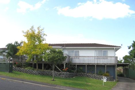 Photo of property in 29 Cedar Heights Avenue, Massey, Auckland, 0614