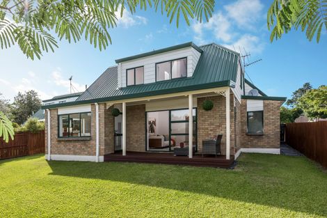 Photo of property in 1/23 Solana Court, Botany Downs, Auckland, 2010