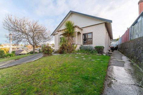 Photo of property in 72 Avenue Road, West End, Timaru, 7910