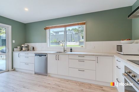 Photo of property in 25 Elwyn Crescent, Green Island, Dunedin, 9018