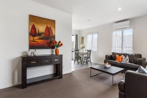 Photo of property in 5 Dulwich Place, Burswood, Auckland, 2013