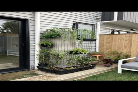 Photo of property in 19 Waru Lane, Te Atatu Peninsula, Auckland, 0610