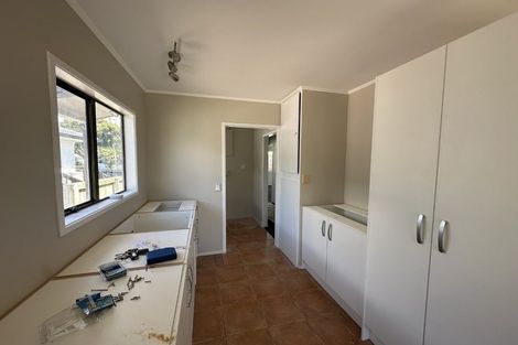 Photo of property in 1 Etherton Drive, Weymouth, Auckland, 2103