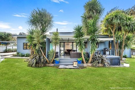 Photo of property in 1a Ocean Beach Road, Tairua, 3508
