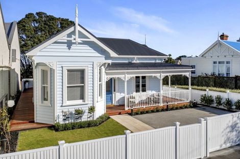 Photo of property in 4 Clarence Road, Northcote Point, Auckland, 0627
