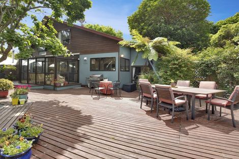 Photo of property in 17 Sunny Glen, Waikanae, 5036