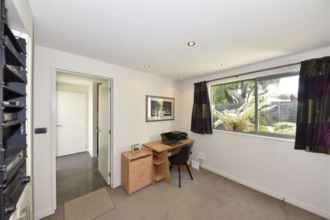 Photo of property in 27 Strowan Road, Strowan, Christchurch, 8052