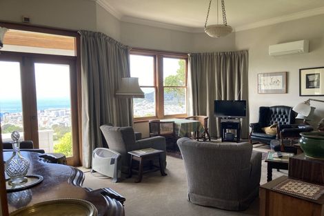 Photo of property in 28 Apuka Street, Brooklyn, Wellington, 6021