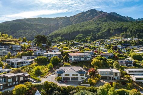 Photo of property in 19 Richards Park Lane, Fernhill, Queenstown, 9300