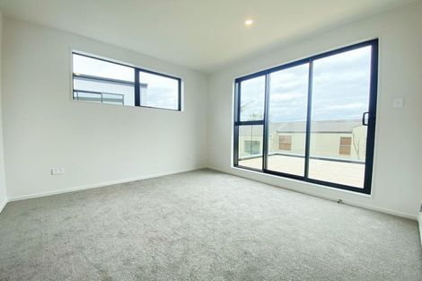 Photo of property in 296c East Coast Road, Forrest Hill, Auckland, 0620