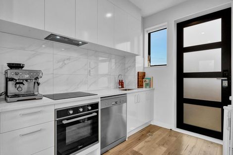 Photo of property in 5/86 Fred Taylor Drive, Westgate, Auckland, 0814