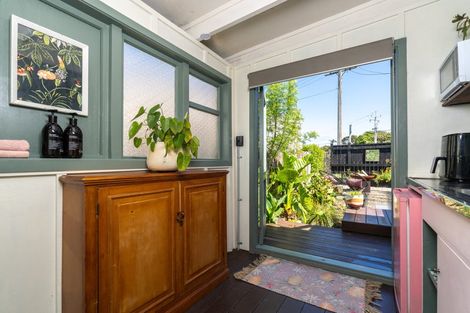 Photo of property in 21 Government Road, Raglan, 3225