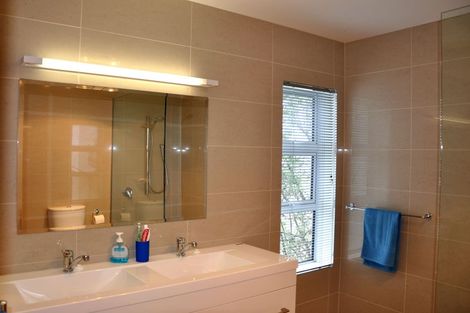 Photo of property in 10 Penguin Street, Leigh, 0985