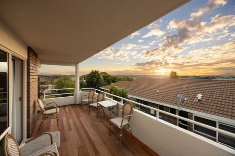 Photo of property in 21 Western Heights Drive, Western Heights, Hamilton, 3200