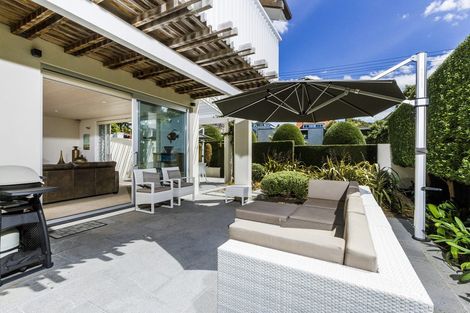 Photo of property in 19 Muritai Road, Milford, Auckland, 0620