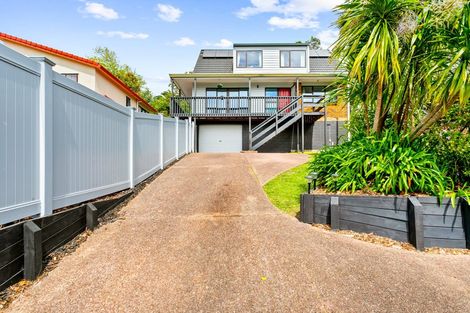 Photo of property in 1/84a Avonleigh Road, Green Bay, Auckland, 0604