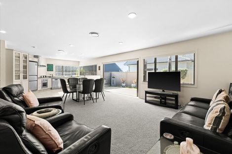 Photo of property in 8 Hanna Place, Havelock North, 4130