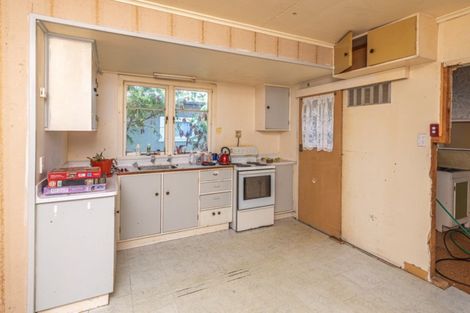 Photo of property in 70 Manuka Street, Castlecliff, Whanganui, 4501