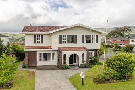 Photo of property in 52 Oriel Avenue, Tawa, Wellington, 5028