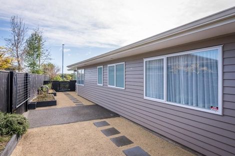 Photo of property in 2 Bluewater Place, Paraparaumu, 5032