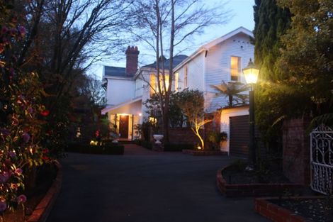 Photo of property in Chilcombe Homestead, 4 Medbury Terrace, Fendalton, Christchurch, 8041