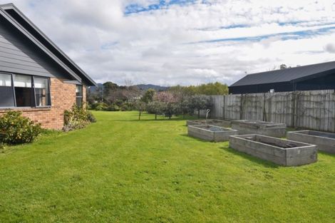 Photo of property in 19 Carrington Drive, Carterton, 5713