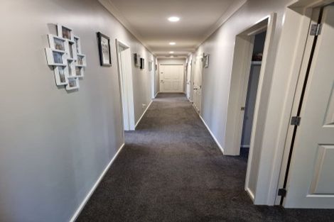 Photo of property in 16 Bottle Lake Drive, Parklands, Christchurch, 8083