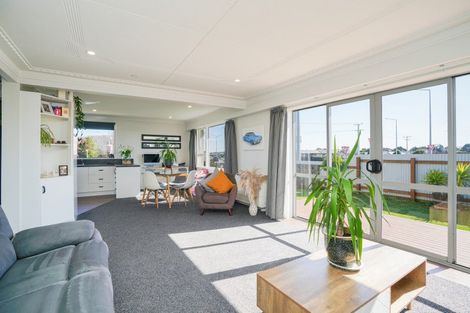 Photo of property in 6 Oteramika Road, Rockdale, Invercargill, 9812