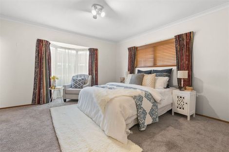 Photo of property in 2/27 Santa Monica Place, Goodwood Heights, Auckland, 2105