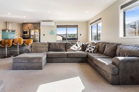 Photo of property in 1 Reserva Crescent, Kumeu, 0810