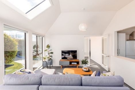 Photo of property in 2/122 Colombo Street, Sydenham, Christchurch, 8023