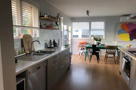 Photo of property in 89 Weatherly Road, Torbay, Auckland, 0630